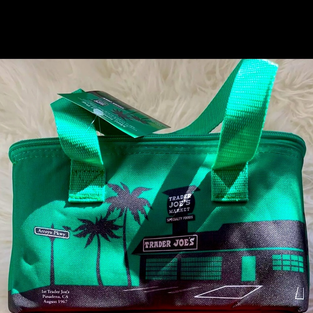Limited Brand New Trader Joe’s Mini Insulated Bag: Green